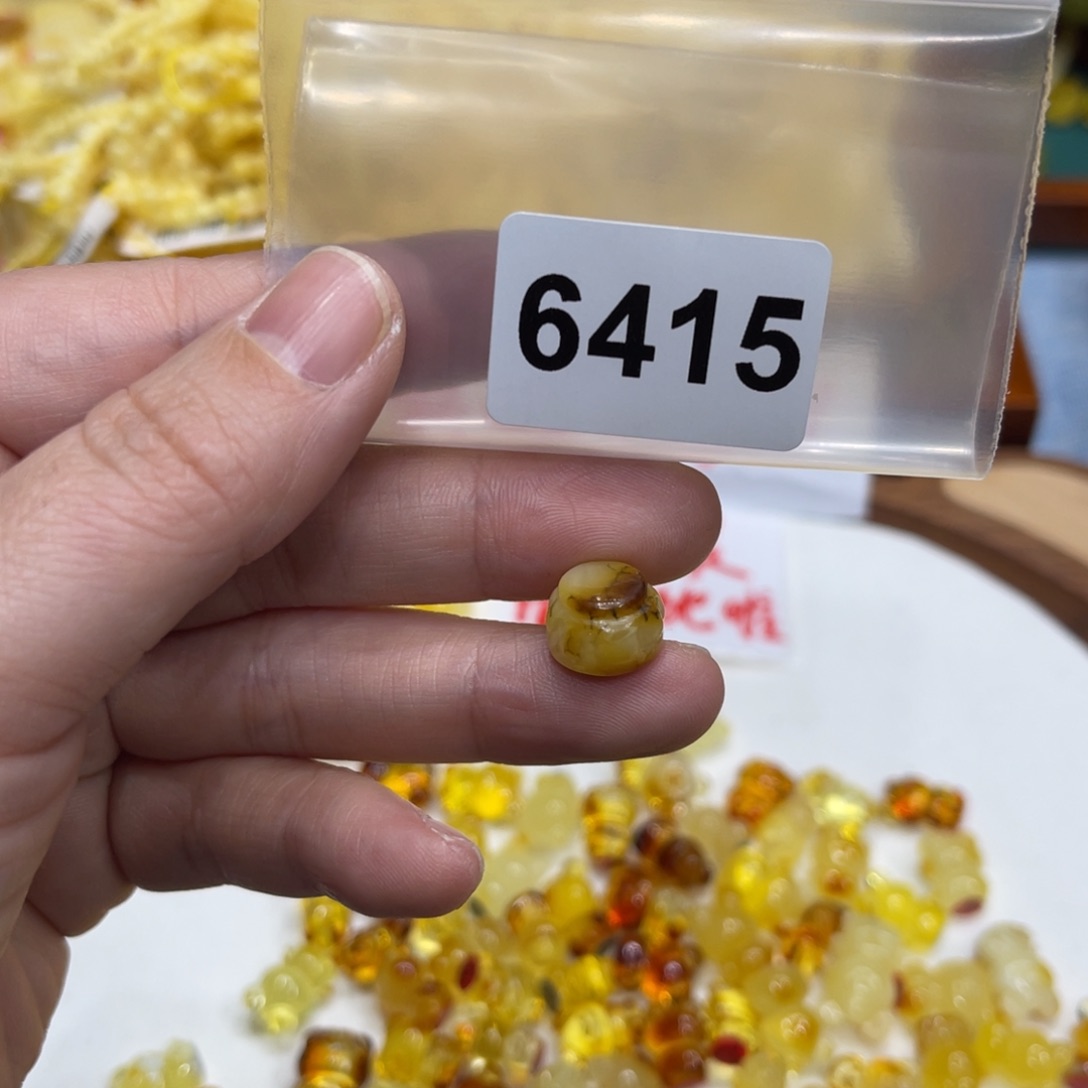 琥珀珠宝奇石未镶嵌