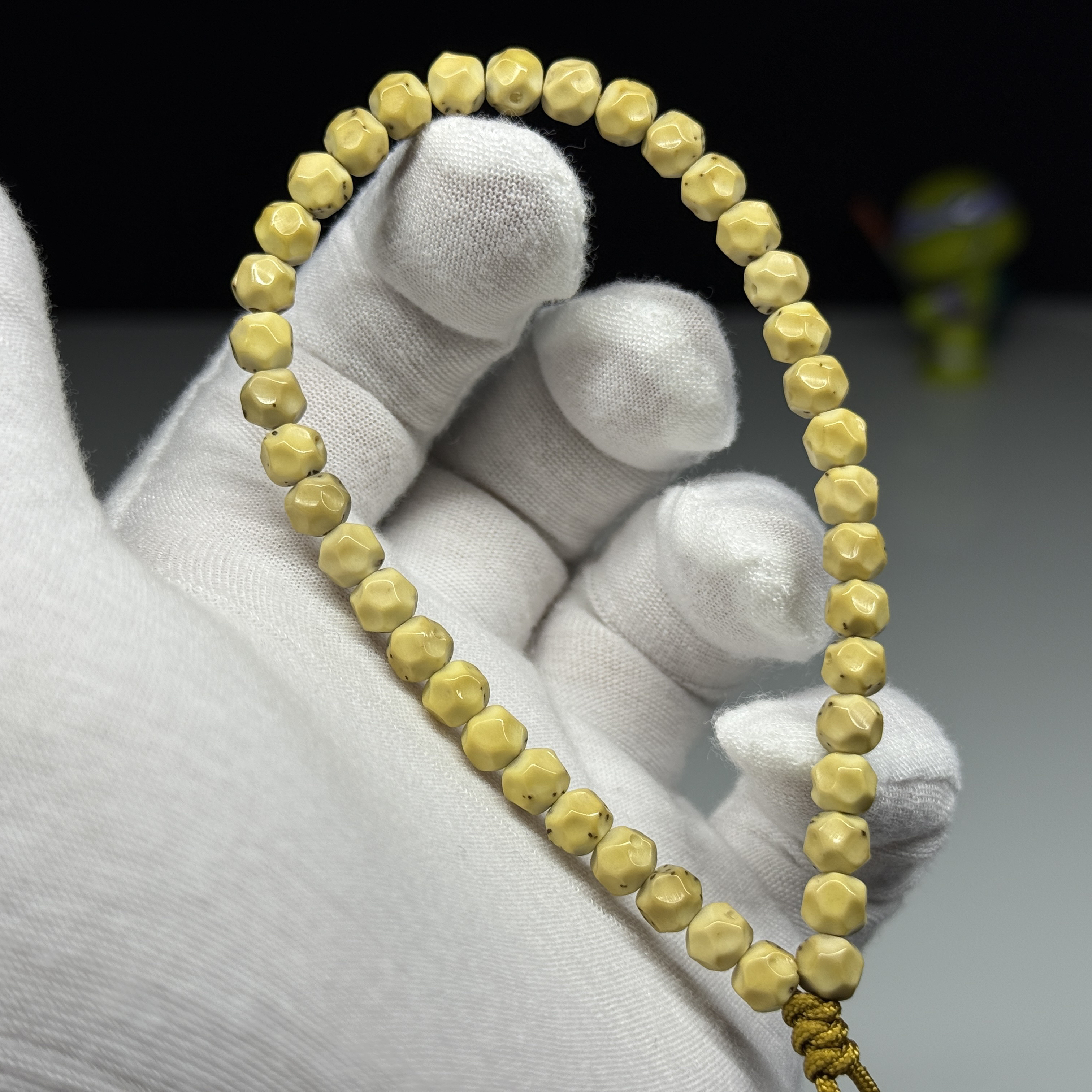 星月无相 6.3X5.6 通体大留白手持 同枝原生态石玉灰润料打底40粒