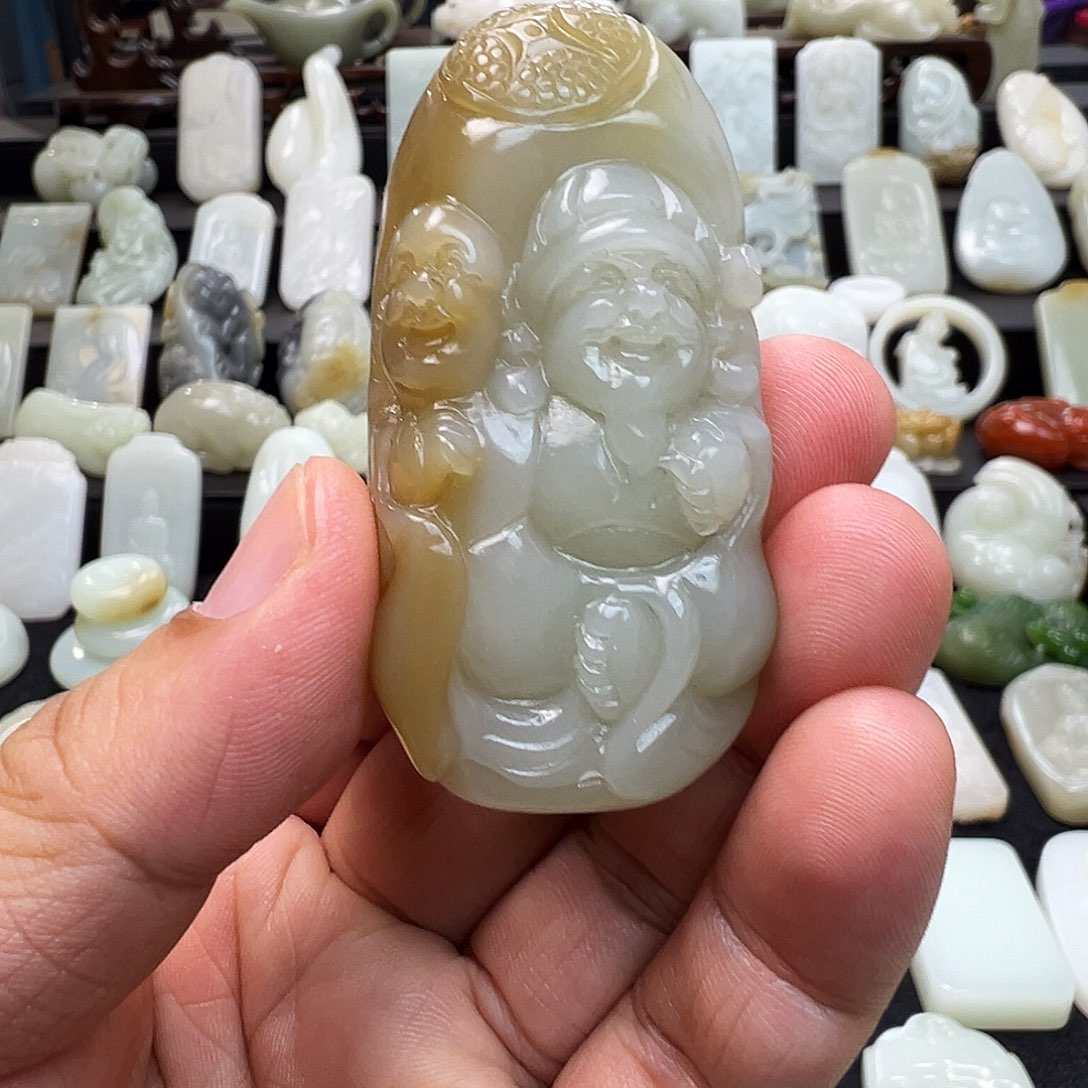 和田玉未镶嵌颈饰