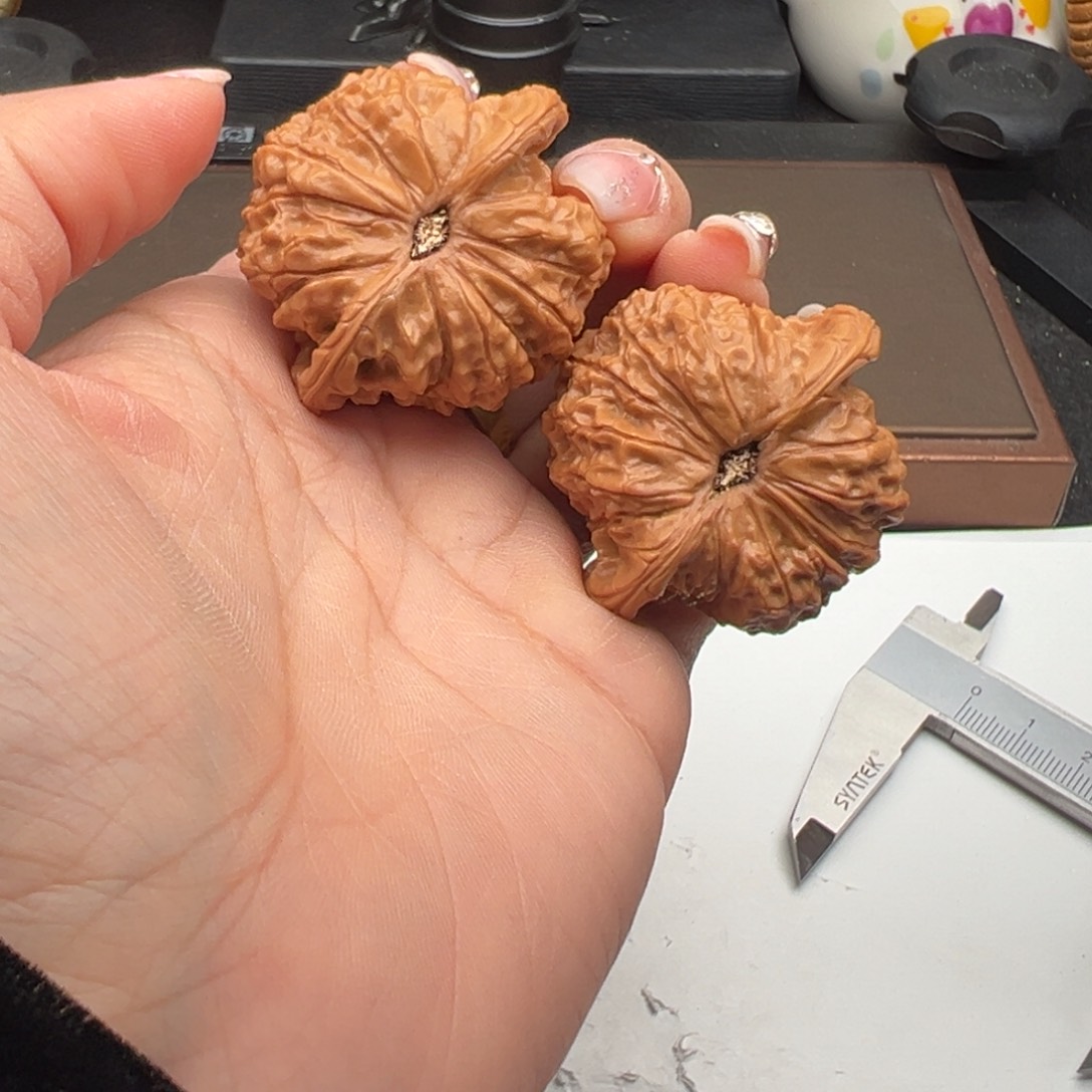 文玩核桃把件血麒麟43