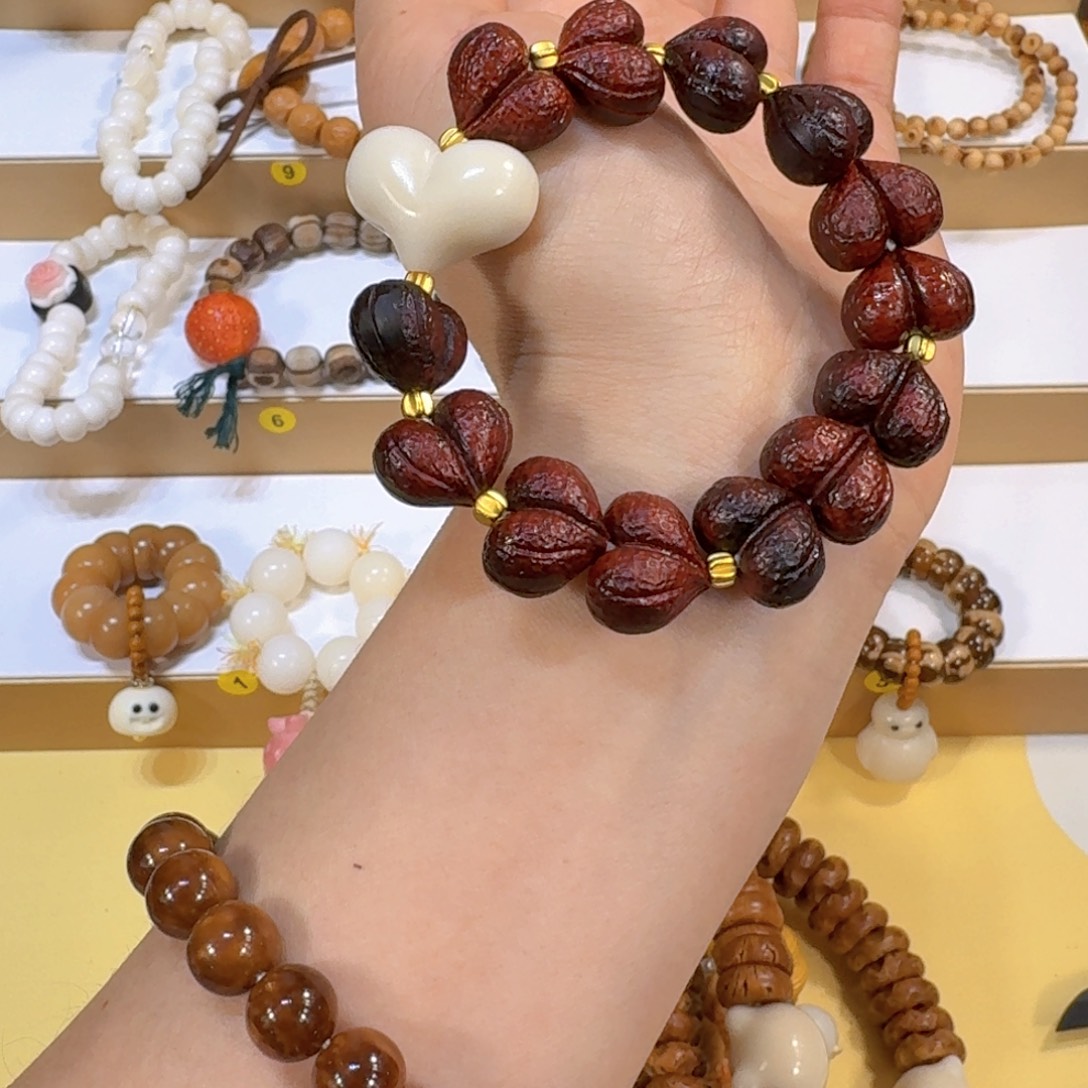 吊坠星月菩提紫屁桃