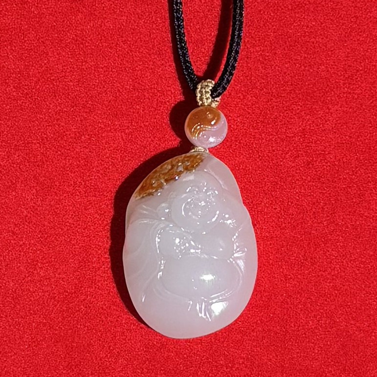 【佛引福来】 新疆和田玉 红皮白肉原皮挂件 重15克 尺寸34*24*11