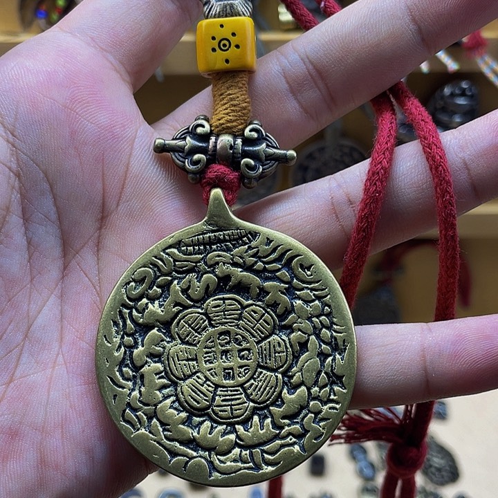 莲花设计款九宫八卦牌脖挂