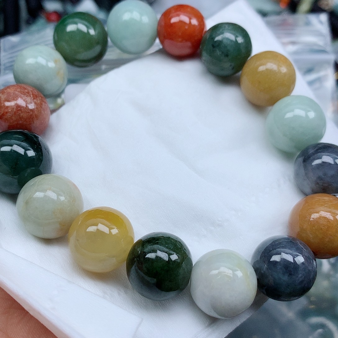 翡翠颈饰未镶嵌手串