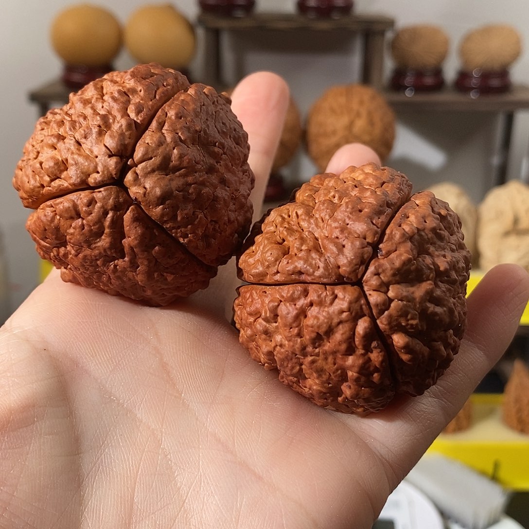 吊坠文玩核桃三瓣脑纹金刚练手微色4855