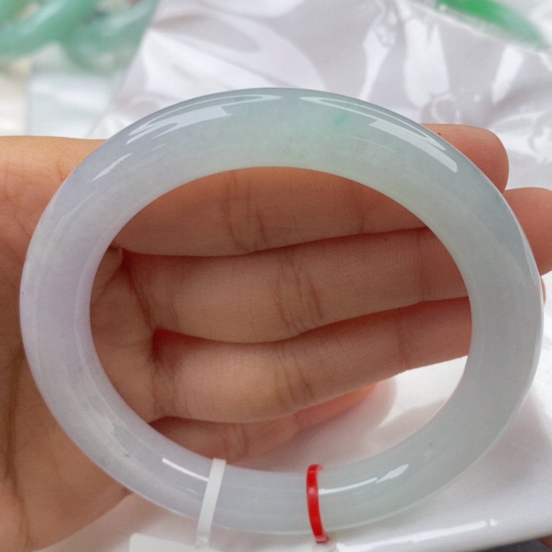 翡翠手镯（圆镯）未镶嵌F****a