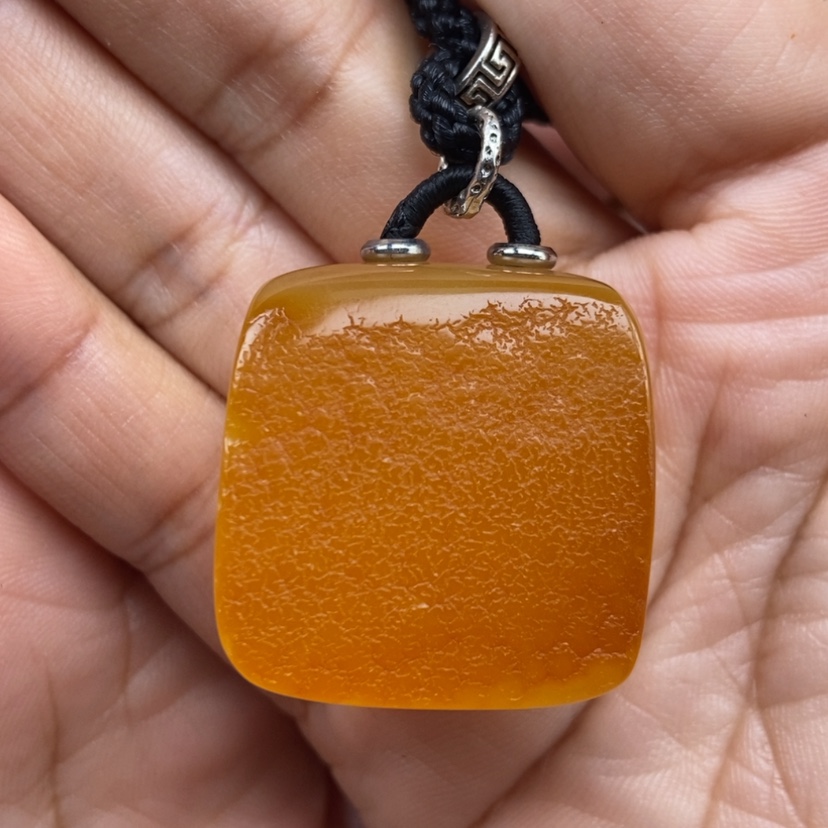 【闪购商品】琥珀颈饰未镶嵌