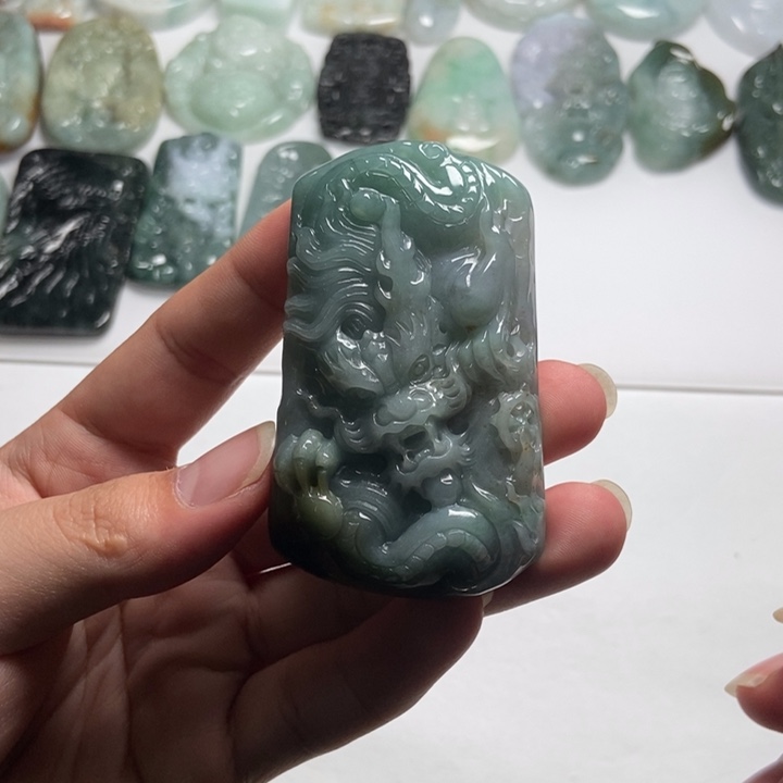 翡翠未镶嵌颈饰龙牌25