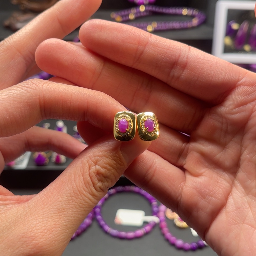 苏纪石（舒俱来）银S925镀金镶嵌耳钉