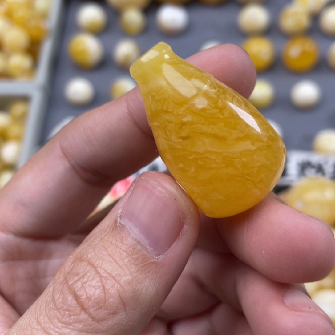 蜜蜡珠宝奇石未镶嵌