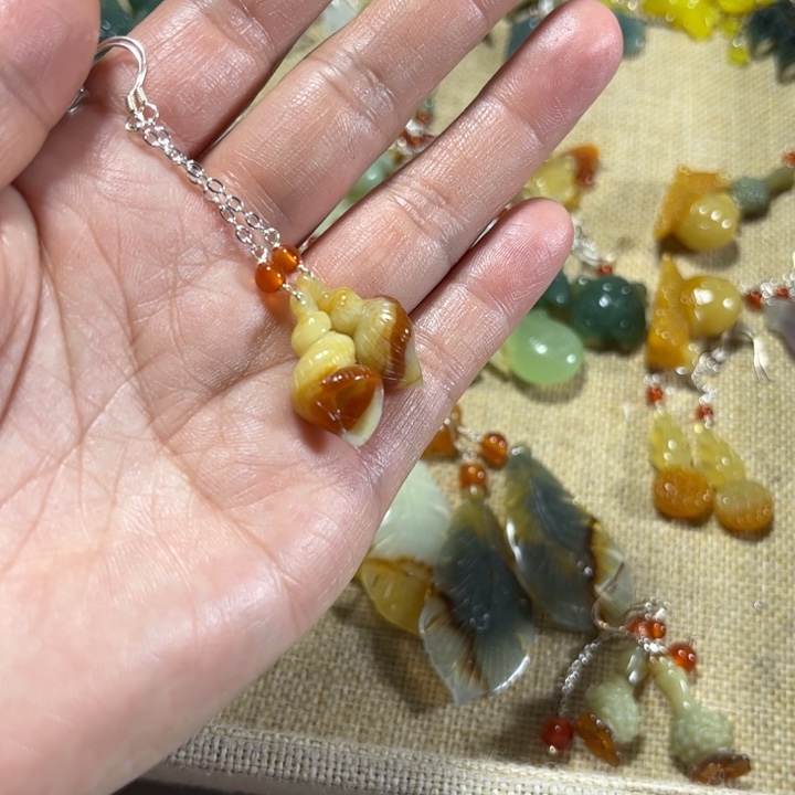 蛇纹石玉耳饰未镶嵌