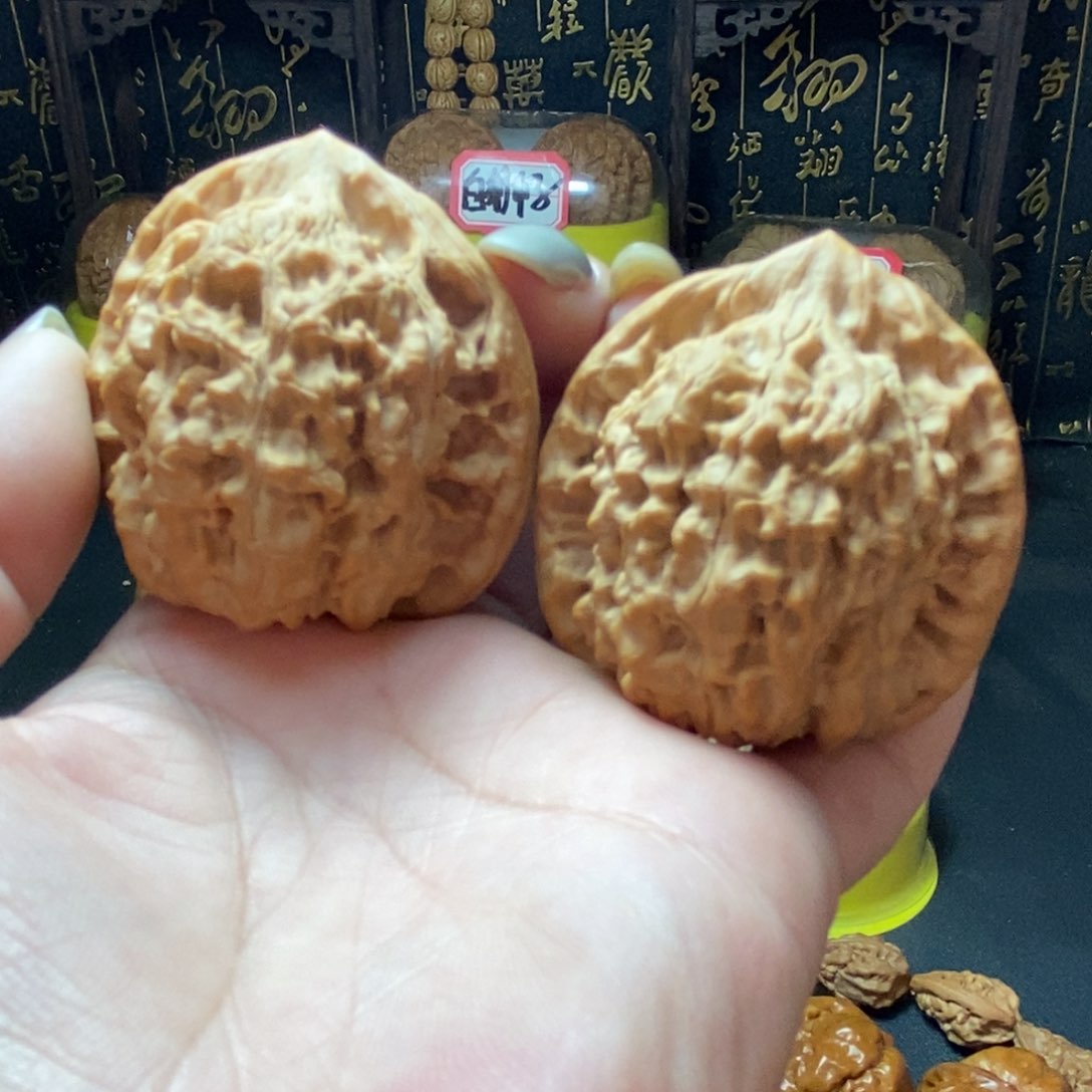 文玩核桃把件向****活官帽