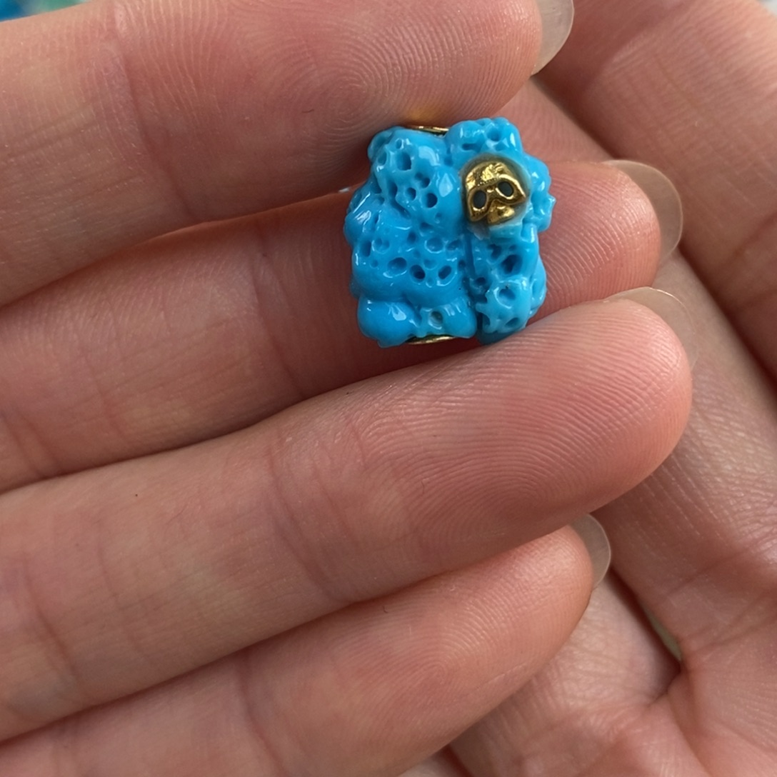 绿松石未镶嵌。万骷