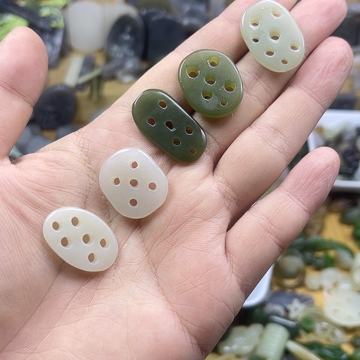 和田玉颈饰未镶嵌