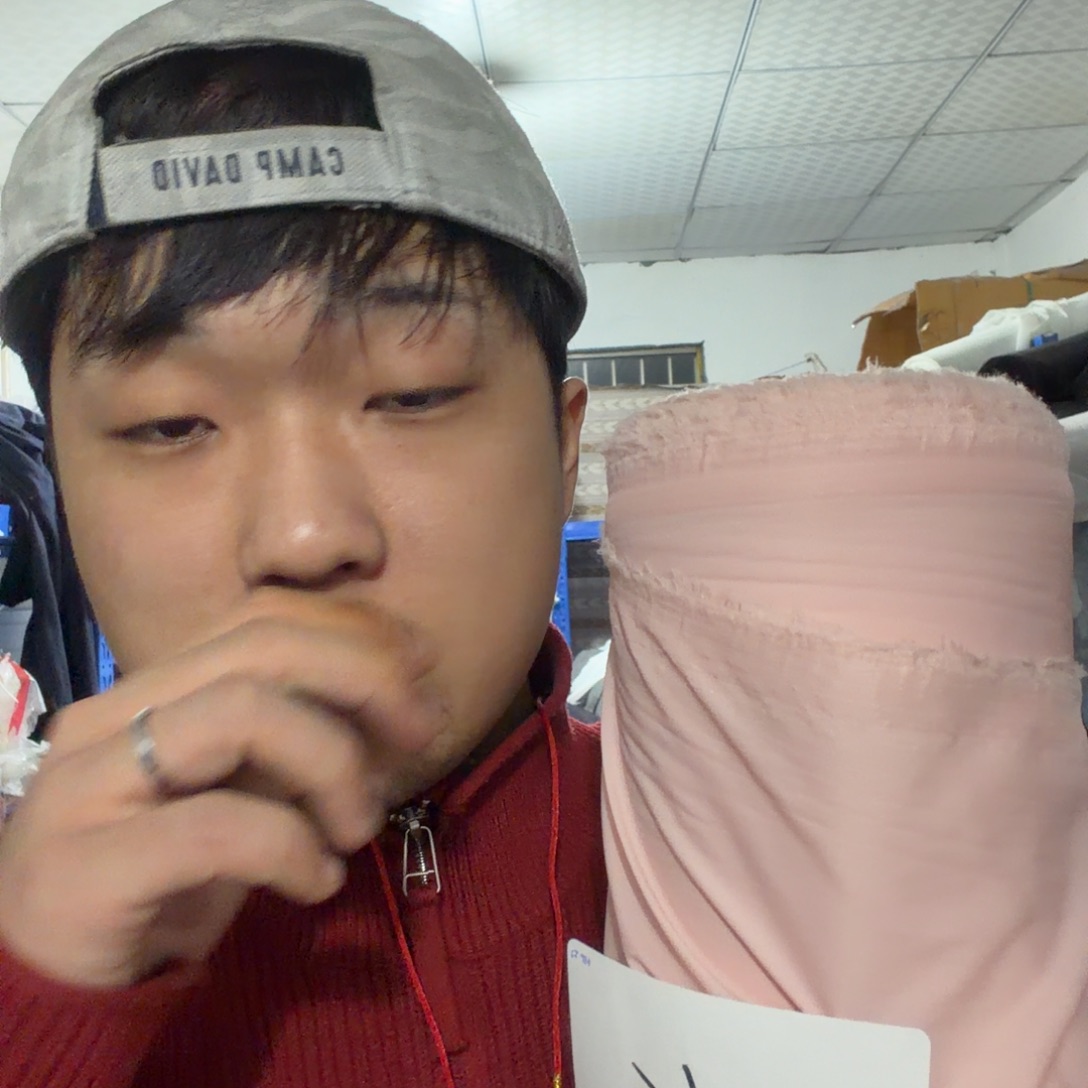 七米一份粉色羽绒服面料A05。