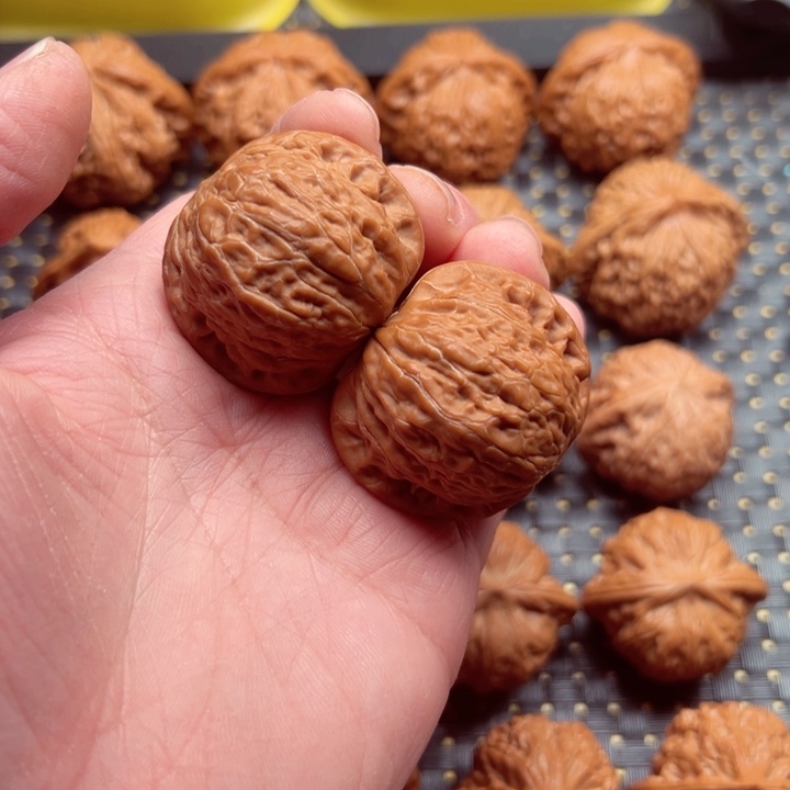 文玩核桃吊坠铁锤