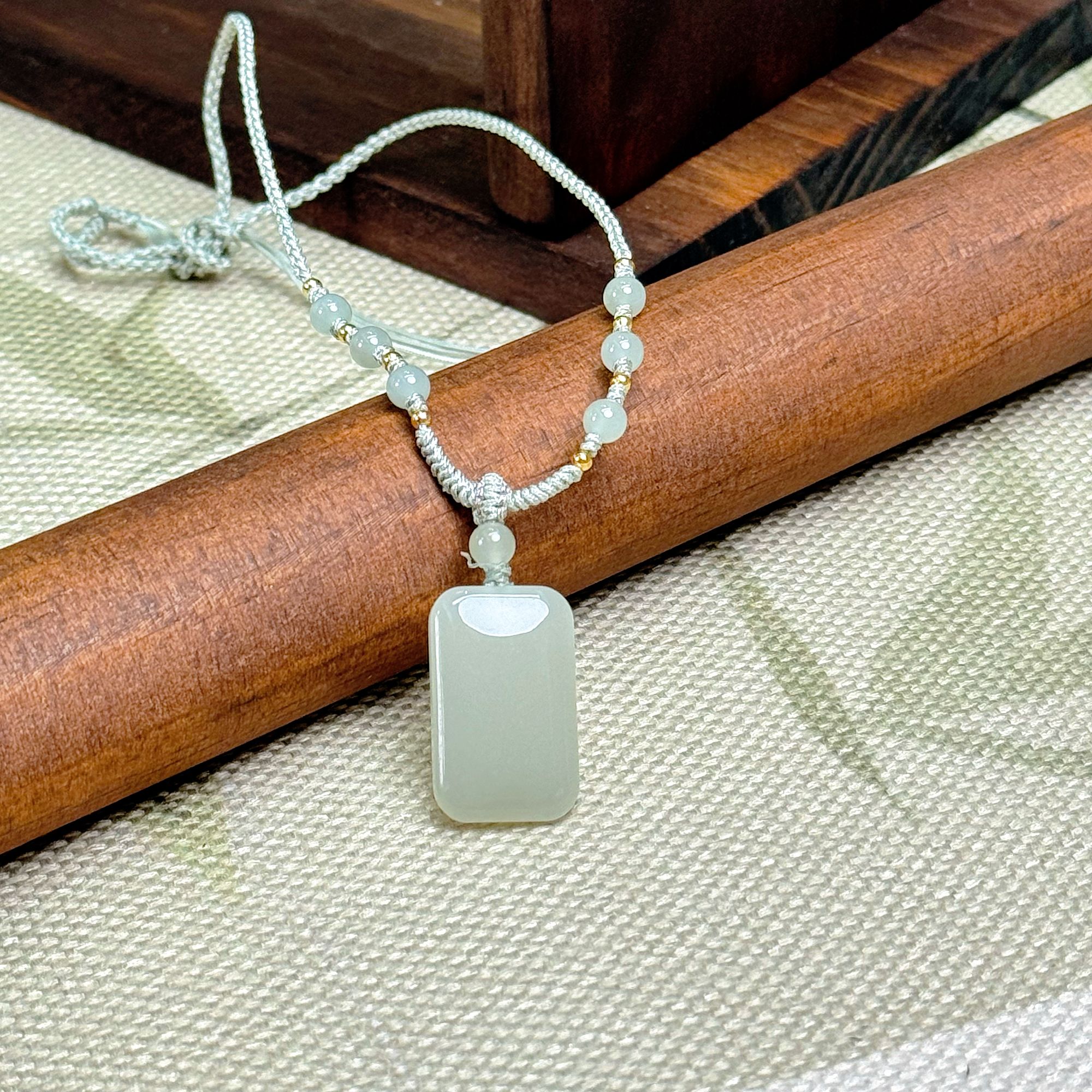 和田玉晴水无事牌吊坠26*16mm玉质温润细腻项链精美雕刻