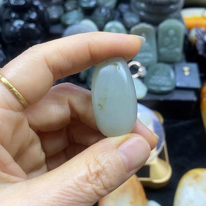 未镶嵌和田玉（糖玉）挂件