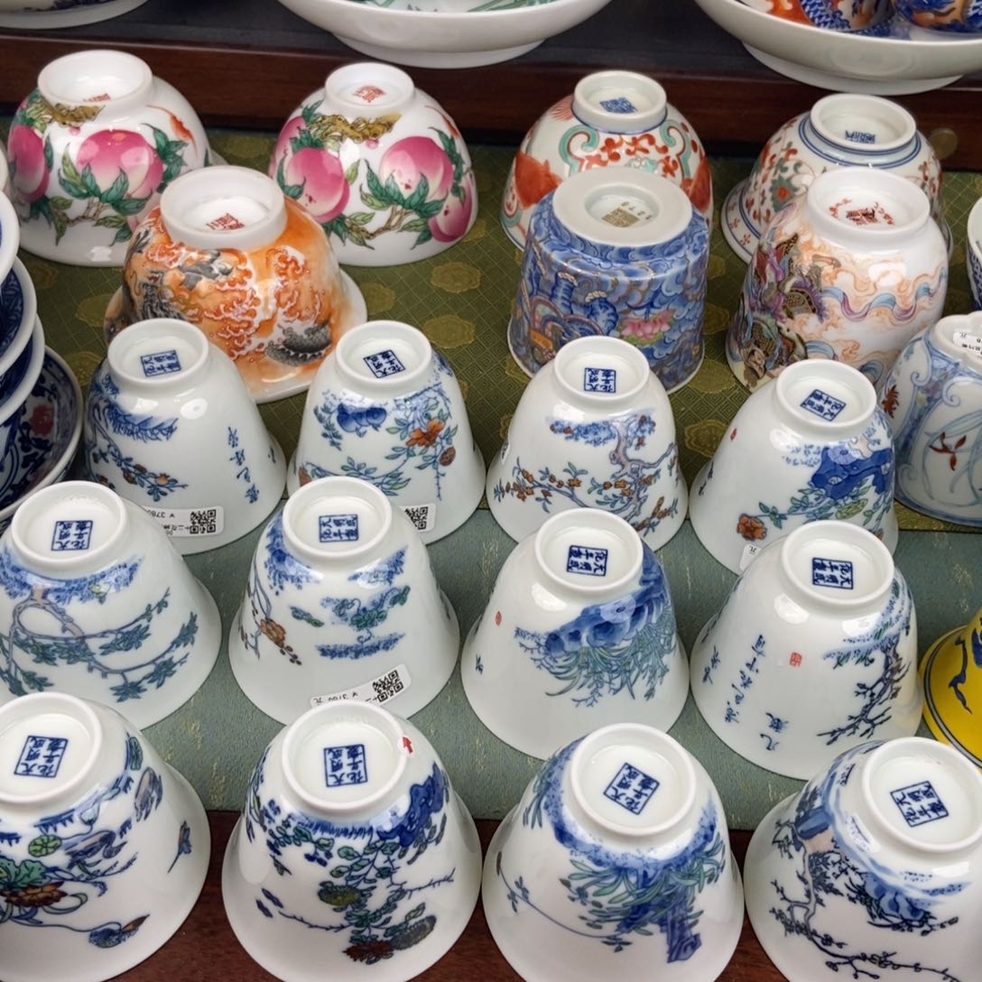 桐***陶瓷的的设计师是什么