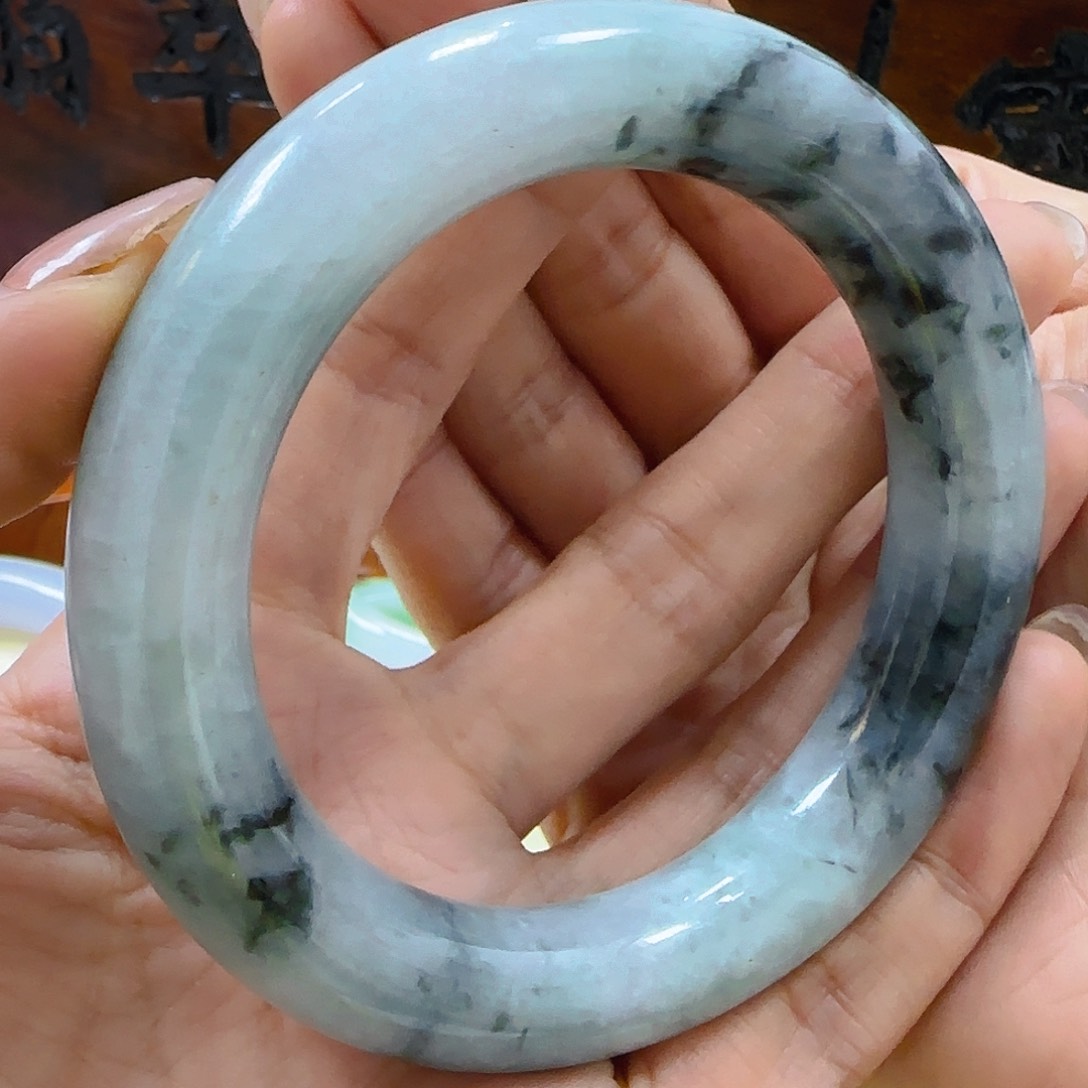 翡翠手镯未镶嵌翡翠350