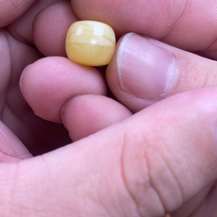 蜜蜡裸石未镶嵌马**、