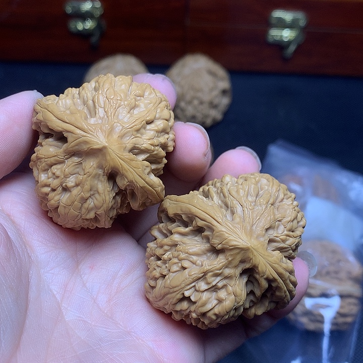 文玩核桃吊坠财**运文玩核桃樽