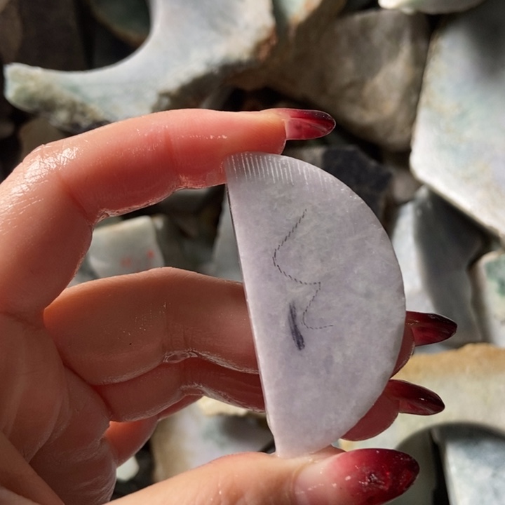 翡翠颈饰未镶嵌天然翡翠