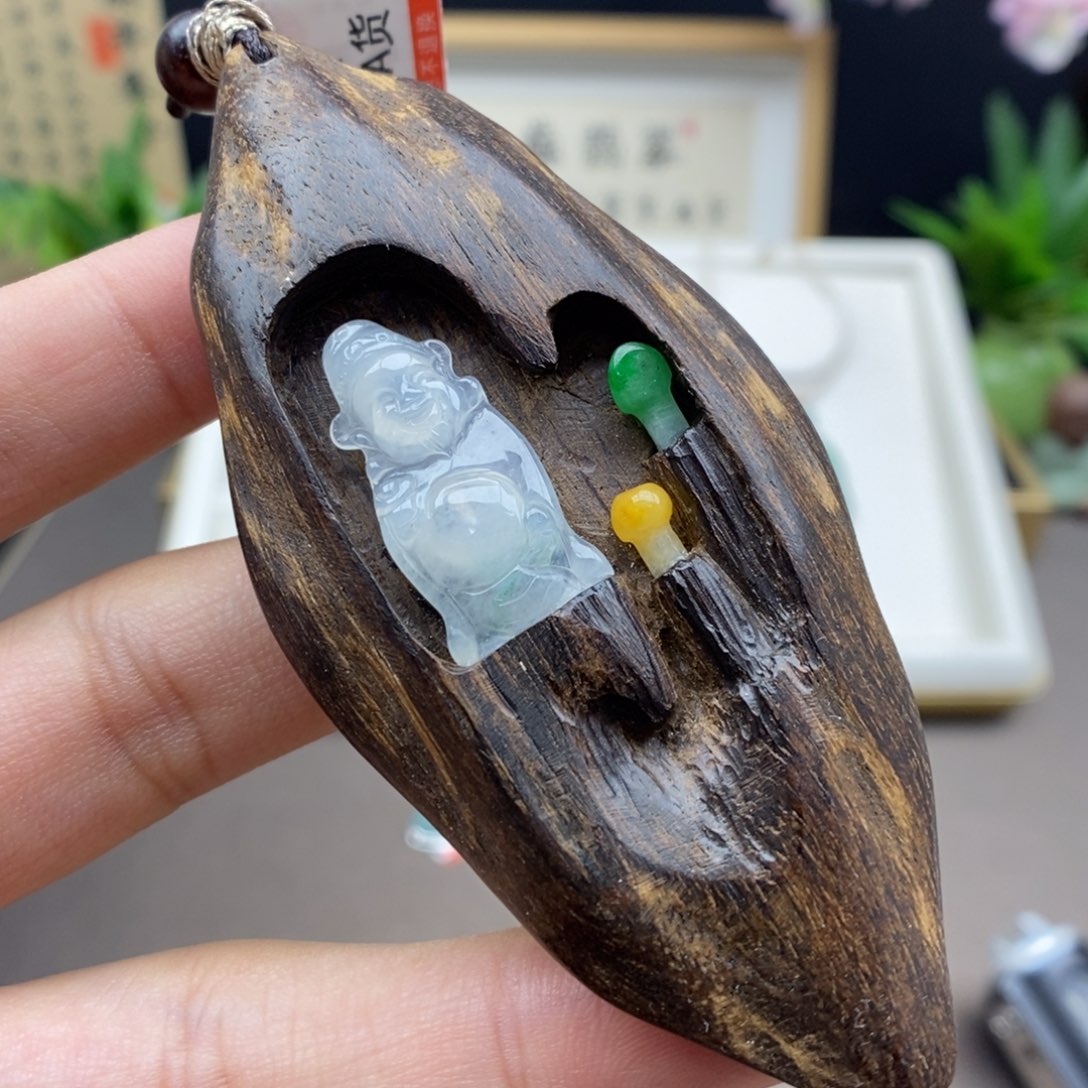 翡翠未镶嵌颈饰吊坠57