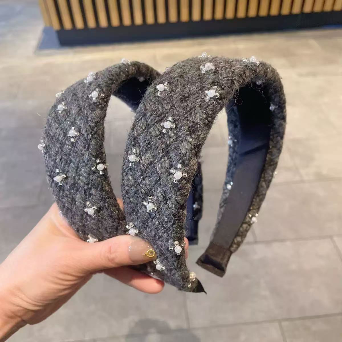 韩版小香风深灰色发箍高级感珍珠毛线头箍发饰甜美重工布艺发饰女
