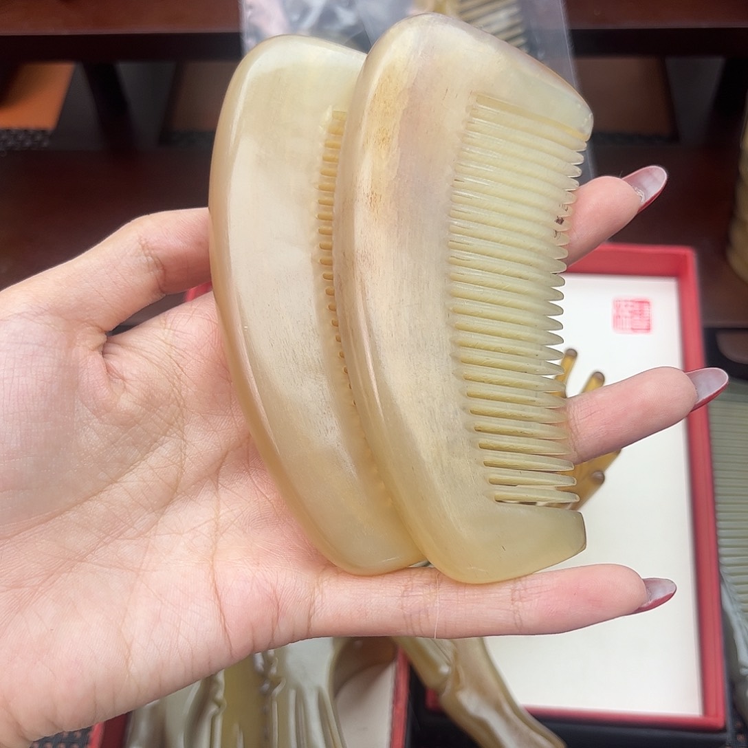 手工制作纯牛角梳子