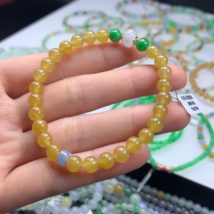 翡翠手镯未镶嵌卡