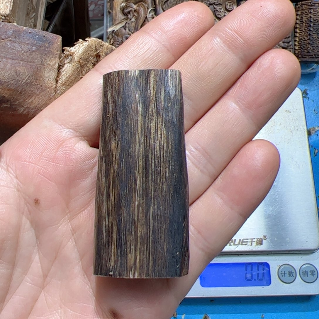 沉香吊坠白棋素牌12.3克