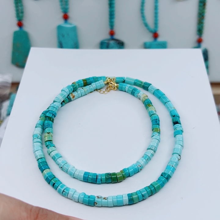 绿松石未镶嵌颈饰