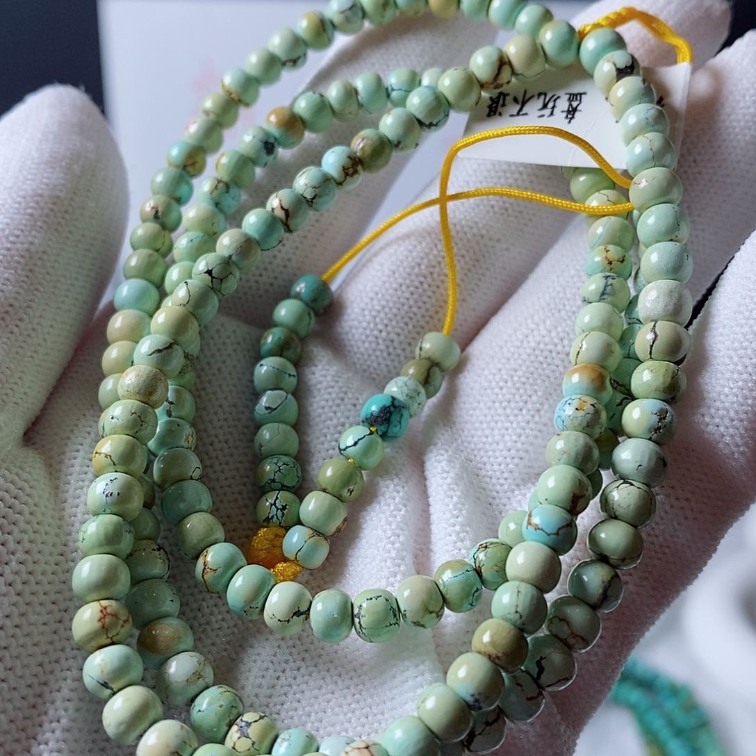 绿松石颈饰未镶嵌