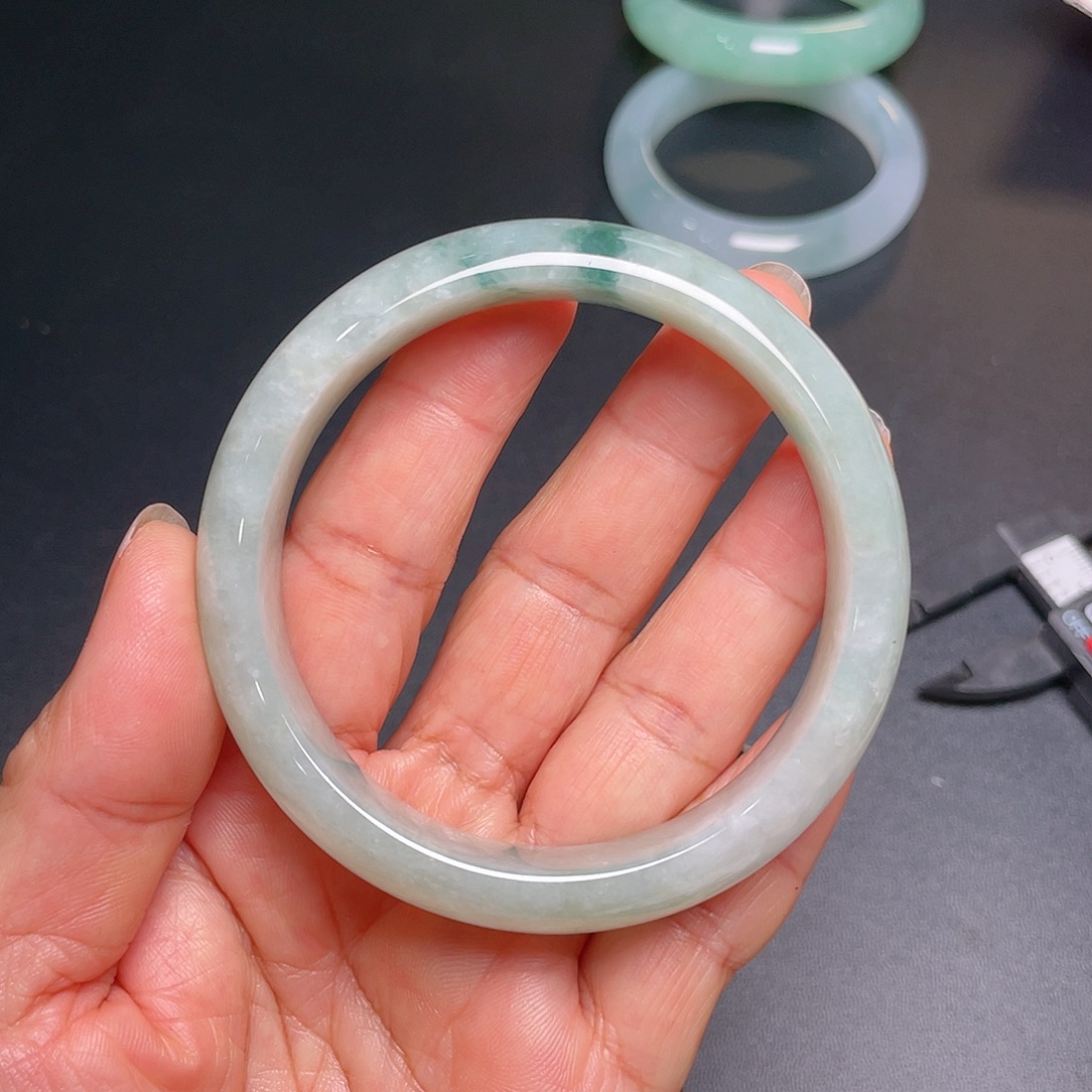 翡翠未镶嵌手镯天然翡翠飘花手镯