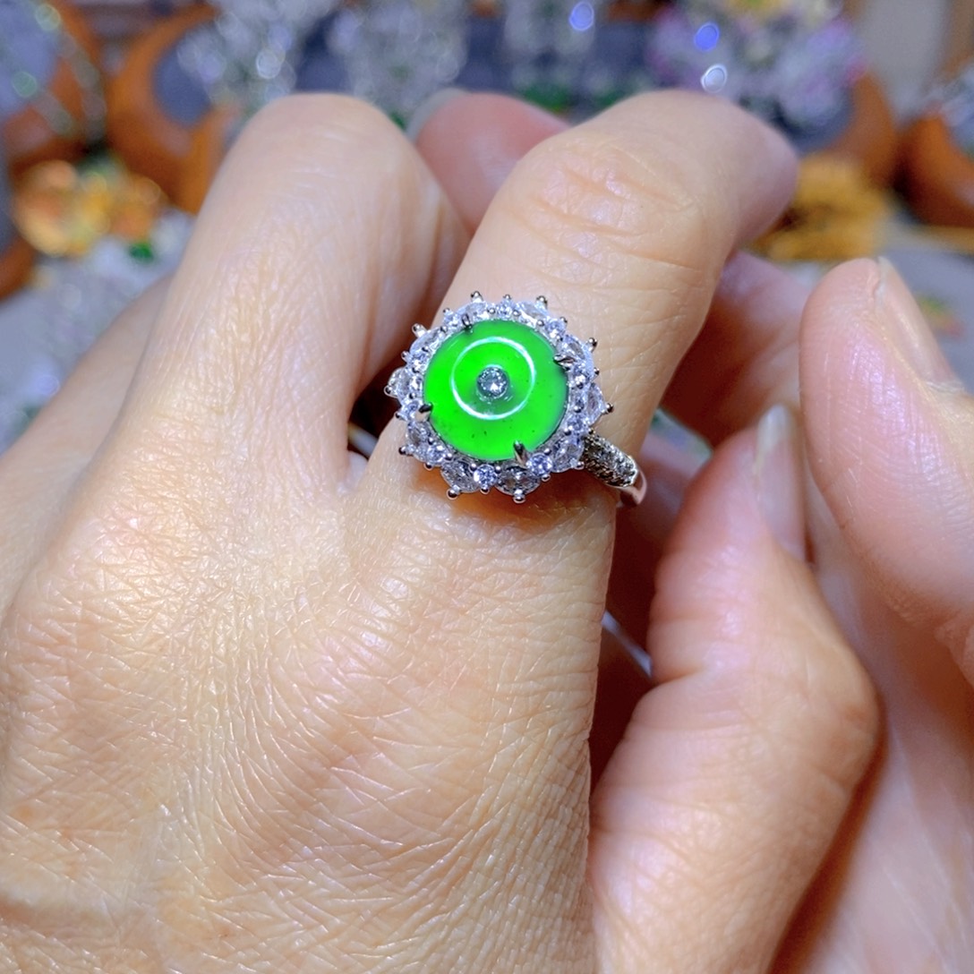 翡翠颈饰银S925镶嵌天然翡翠