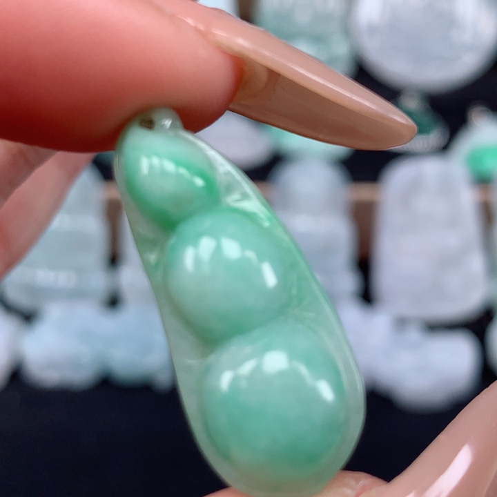 颈饰未镶嵌翡翠玉豆子