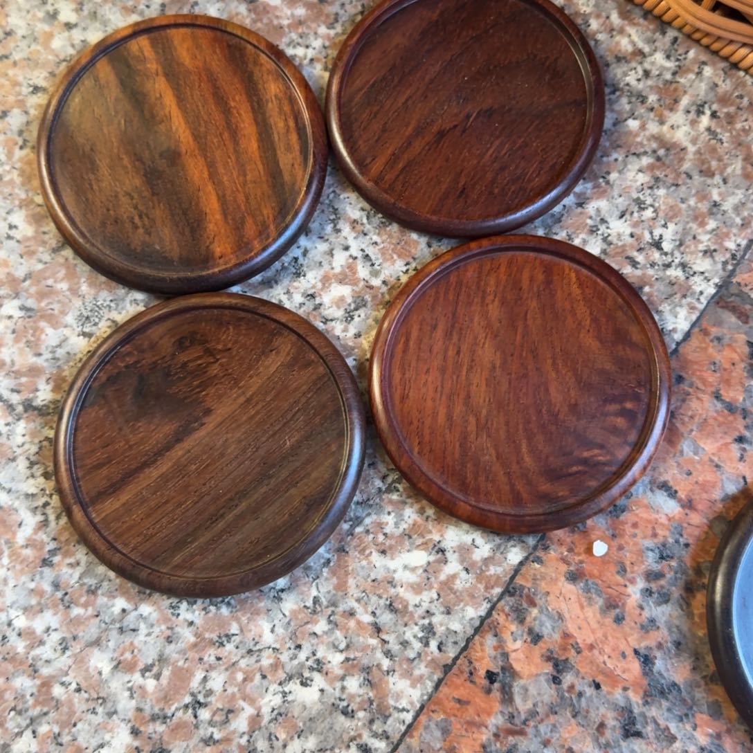 交趾黄檀（大红酸枝）酸枝杯垫8公分4片