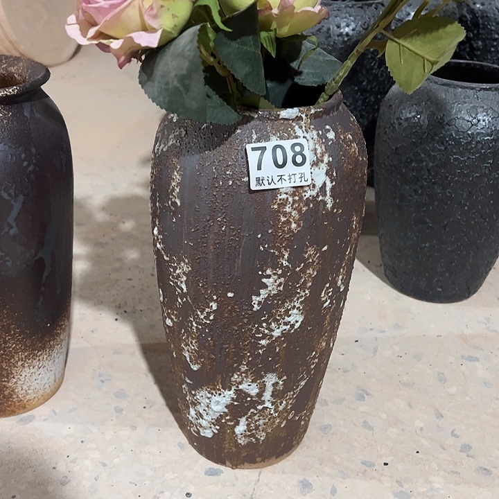 708高31楼10陶瓷花瓶……………………