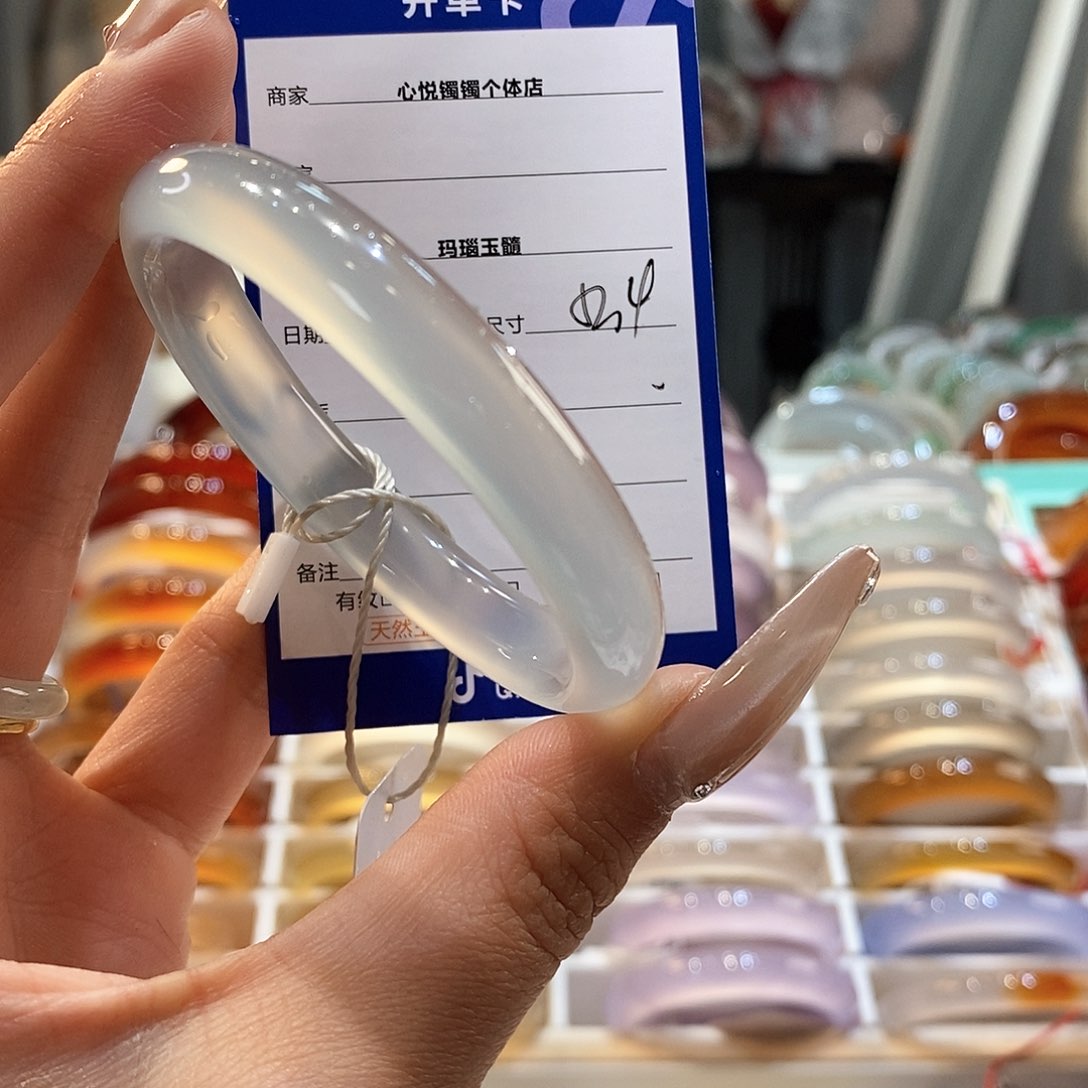 玛瑙/玉髓手镯未镶嵌