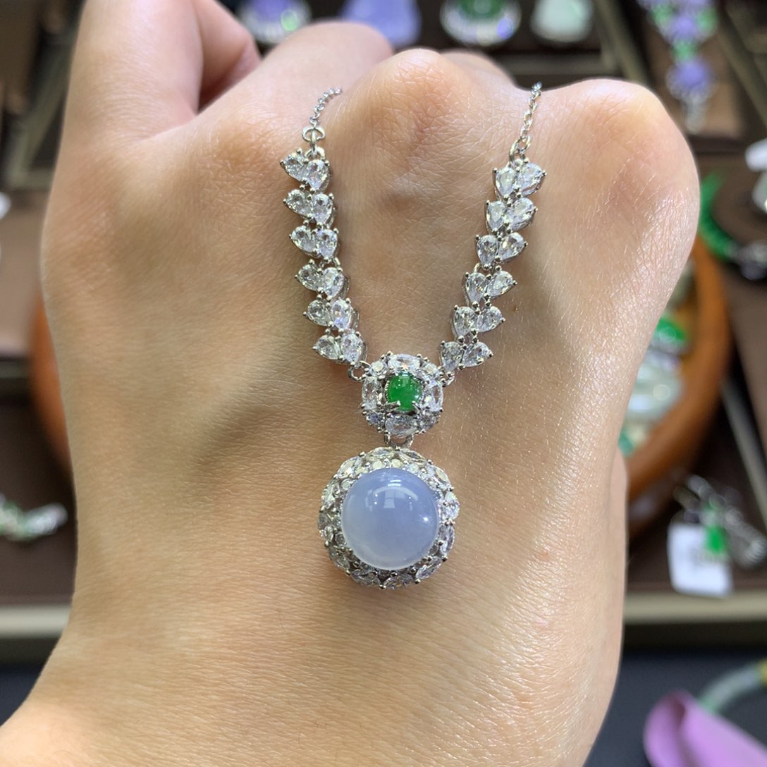 翡翠颈饰银S925镶嵌翡翠吊坠