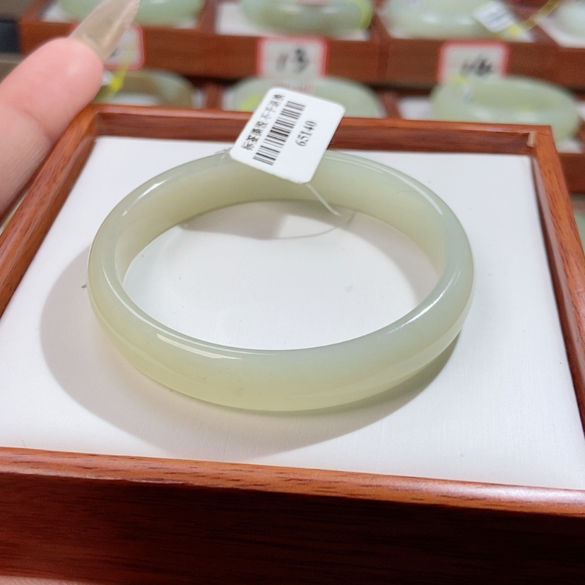 【闪购商品】和田玉手镯未镶嵌51