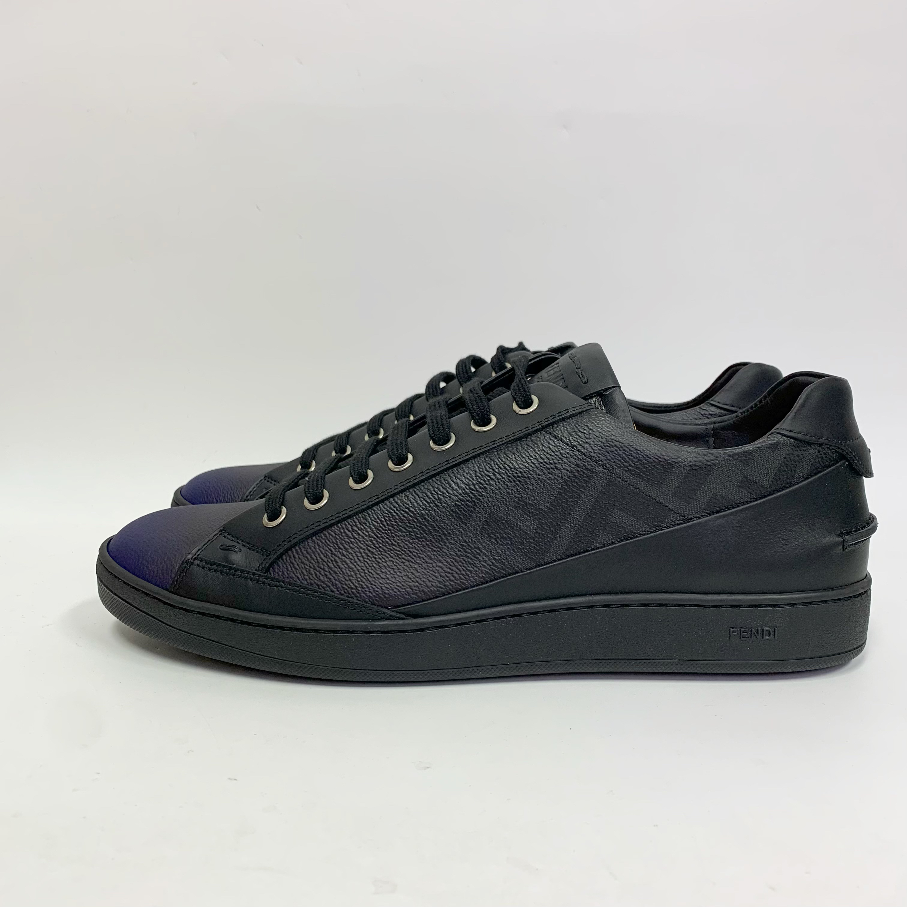 全新未使用 FENDI/芬迪 芬迪黑蓝渐变色皮面老花满印板鞋舒适