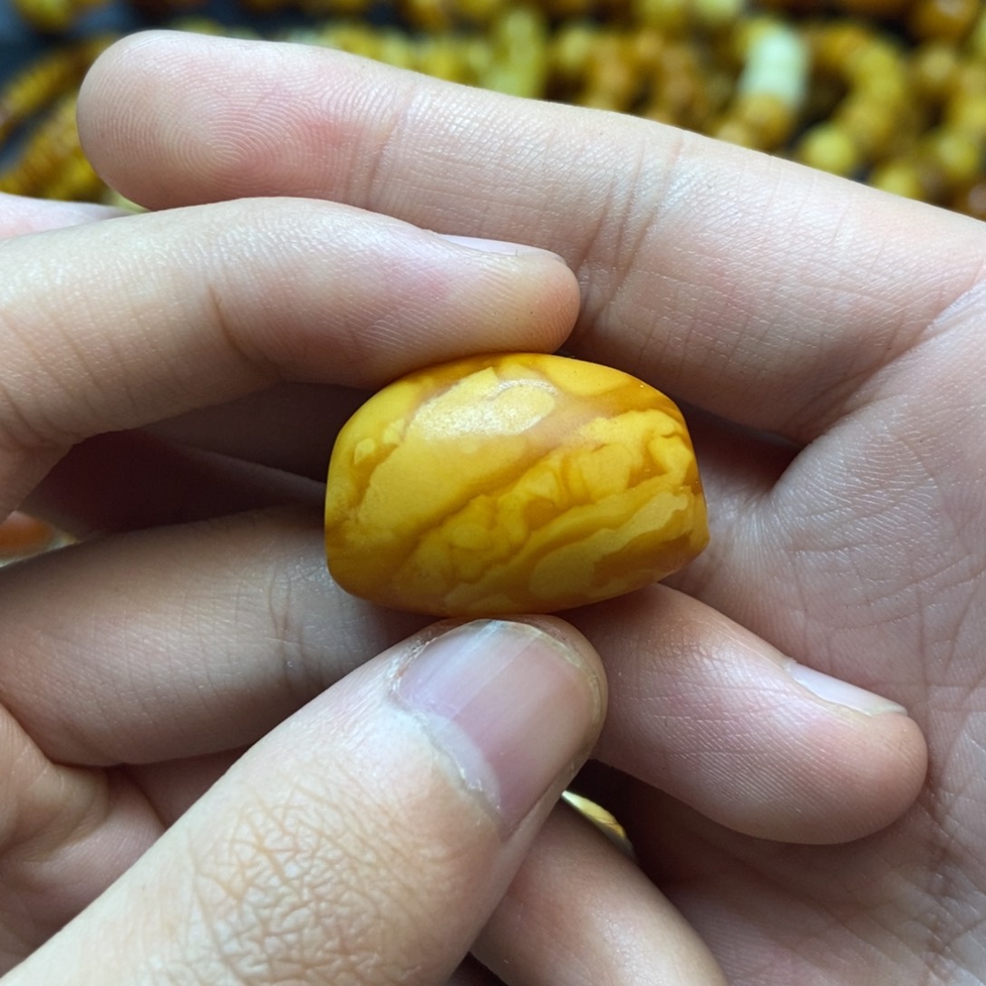 蜜蜡未镶嵌珠宝奇石