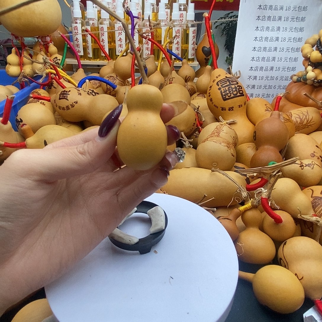 ，***。香榧木葫芦工艺品