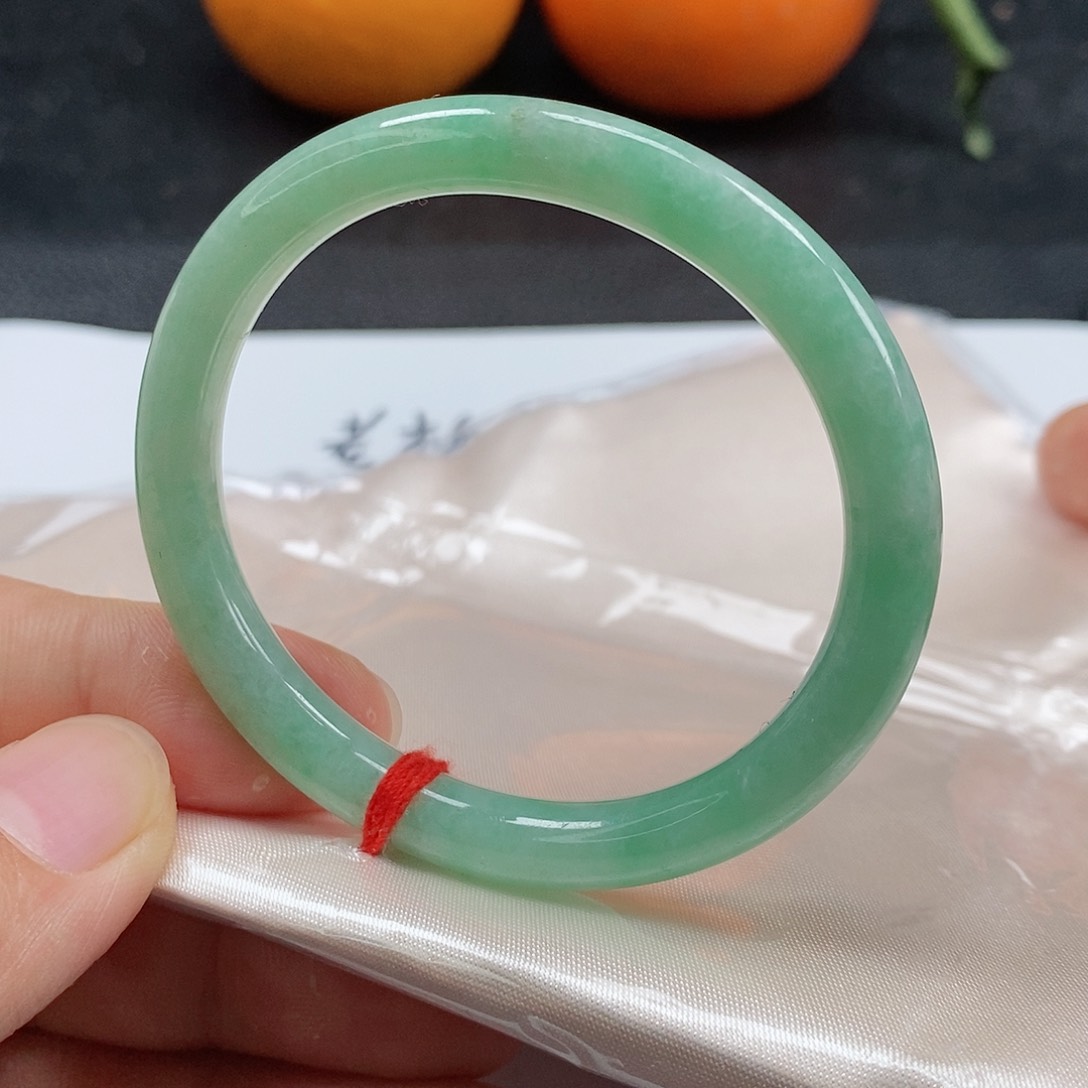 【闪购商品】翡翠手镯（贵妃镯）未镶嵌203号