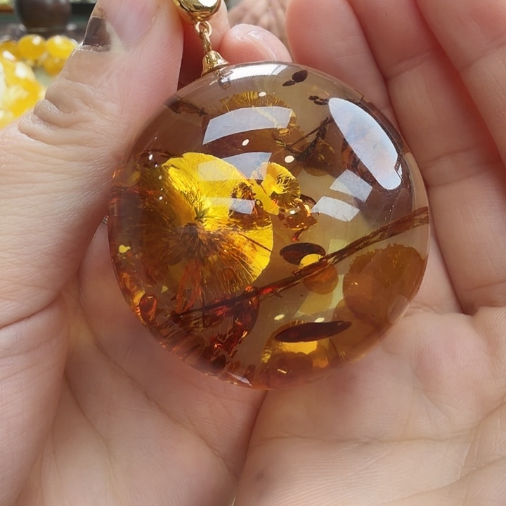 琥珀未镶嵌珠宝奇石