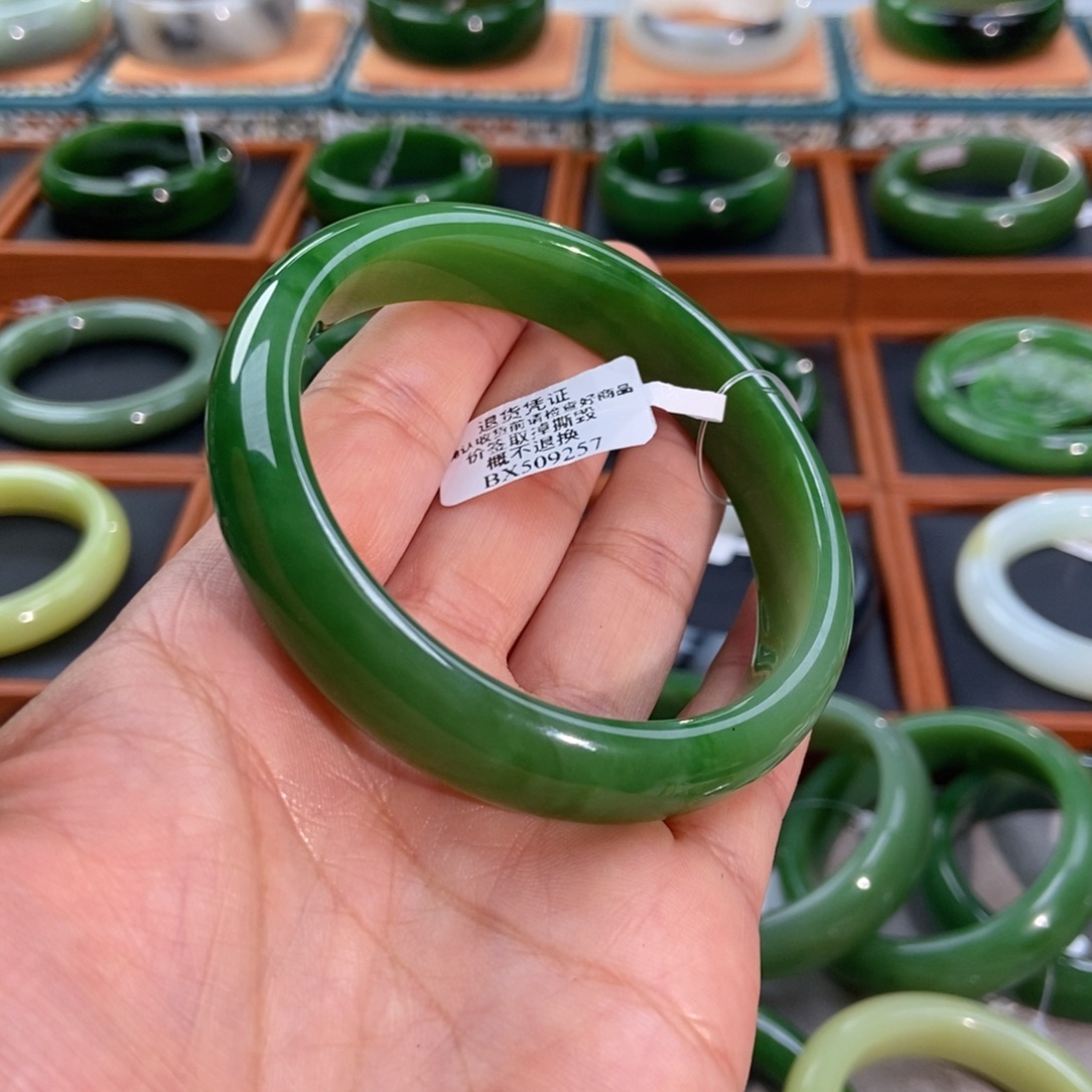 和田玉（碧玉）未镶嵌手镯俄碧粉阳绿60
