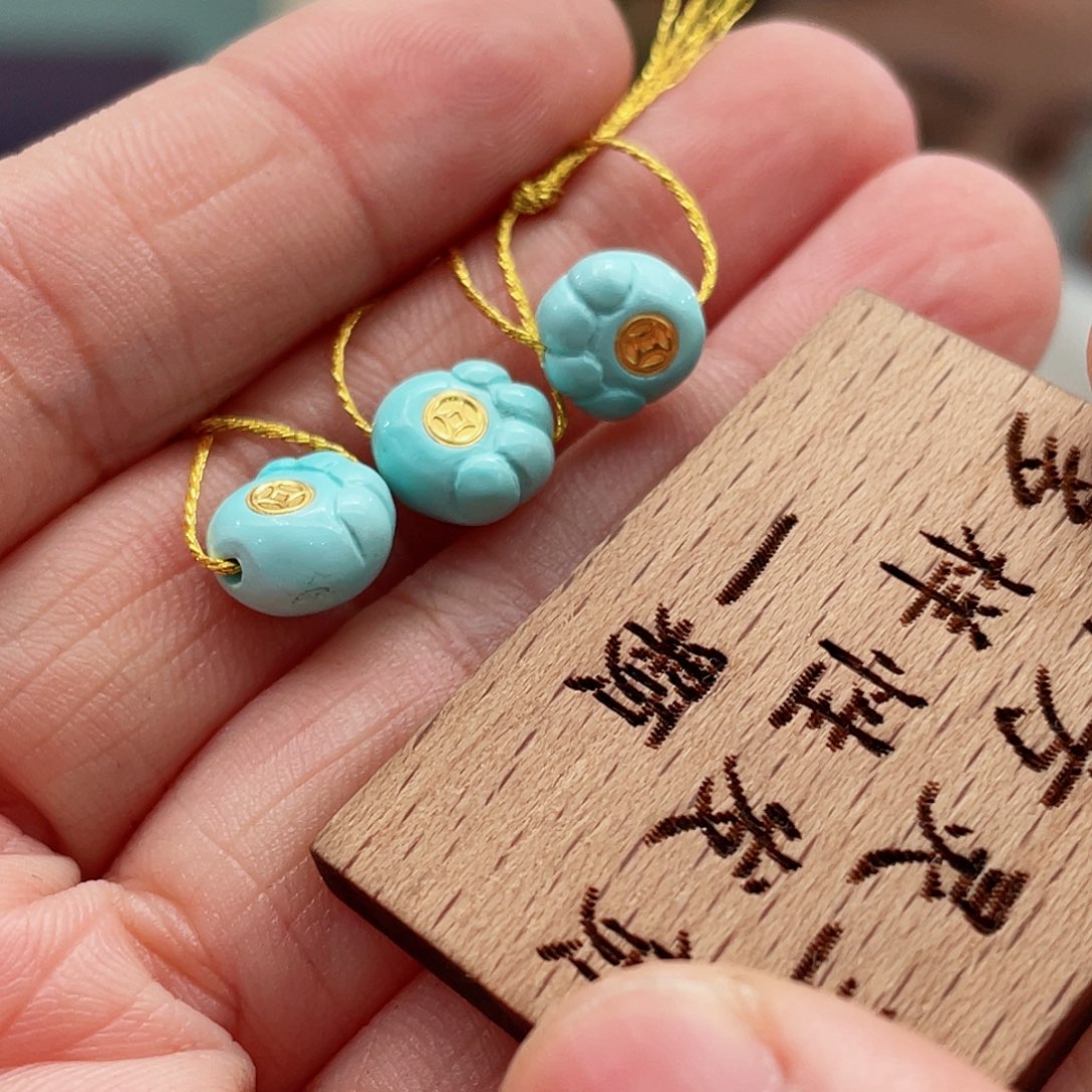 绿松石颈饰未镶嵌