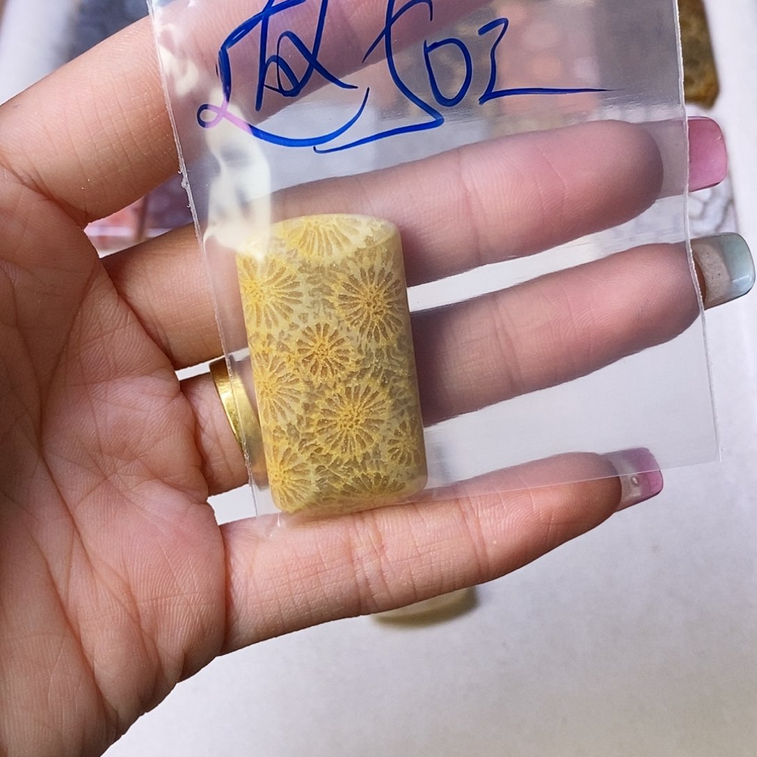 硅化玉颈饰合金赵**.